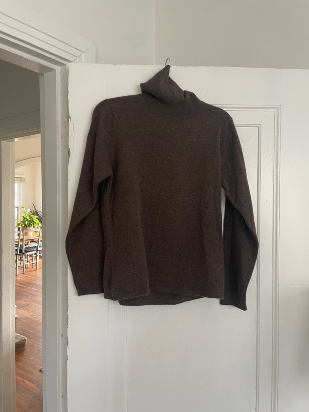 Never worn! 100% Pure Cashmere Turtleneck Sweater in Walnut (M) - Picture 2 of 4